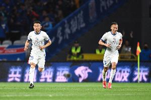 记者：吴曦、陈晋一等申花队员体能拉响警报，过三镇这关不容易