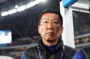 媒体人：崔康熙赛后把锅扔给球员，意味着正在失去对球队的掌控