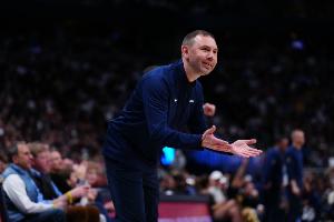 阿德尔曼：这种比赛不能罚丢8个球 我们失误也丢了很多分