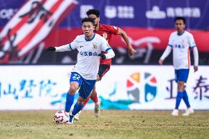 鲁媒：“黄加马德李”三中场仍需继续打磨，三人需平衡好攻防
