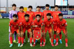 马德兴：乌兹别克斯坦U17队进行了51场国际比赛，国少队是12场