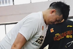 打卡力量房&李慕豪正在训练 来看看他最近的恢复情况如何吧