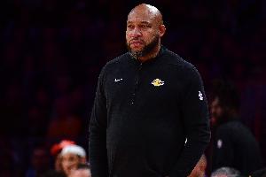 菜鸟赛季对比：哈姆率湖人进西决&夺NBA杯冠军 雷迪克首轮出局