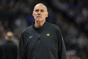 卡莱尔：骑士64胜有4个全明星 我们是不被看好的一方必须全力以赴