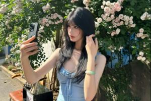 😏女友藏不住了？刘诚宇在评论区发💋与一名女孩亲密互动