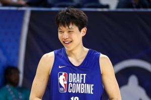 麦穗丰：说瀚森肯定首轮的是尬吹 最实际目标是守住二轮&冲击首轮