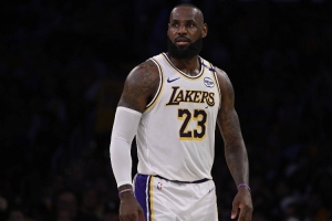Windhorst：詹姆斯多次表示他优先选择留在湖人 我不认为他会离队