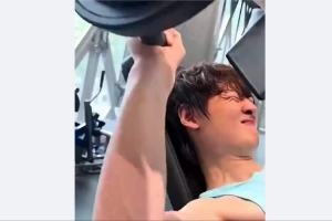 这次强度怎么样？王哲林日前备战全运会进行力量训练💪