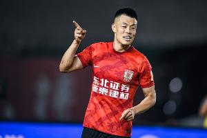 谭龙：球队低谷时更需要有人站出来 保持身体状态的秘笈是自律