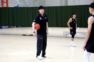 邱彪：我做教练最终目标一定是总冠军 爱篮球的人一定都是这目标