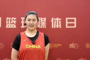 😂不好意思 有幸和张子宇一起合过影~不信看图